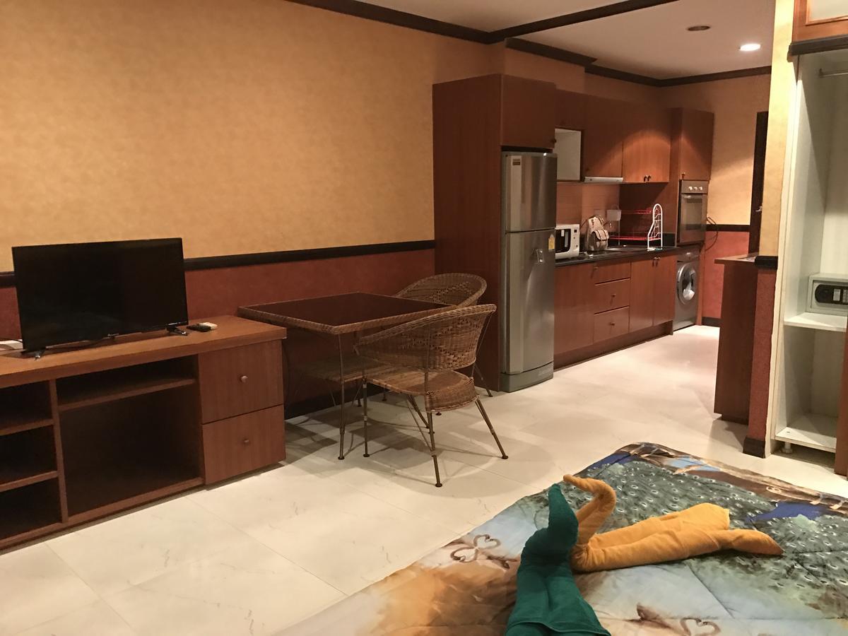 View Talay 5C Apartment Pattaya Exterior photo