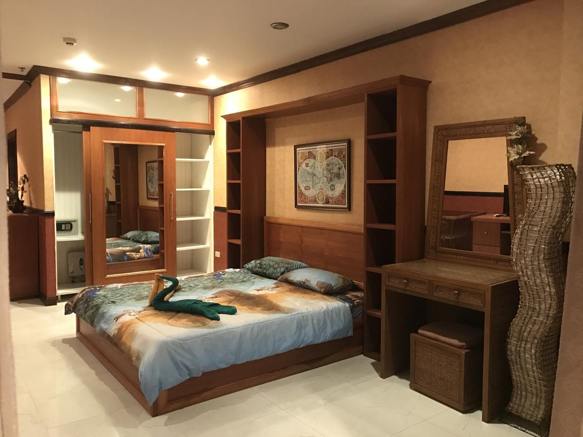 View Talay 5C Apartment Pattaya Exterior photo